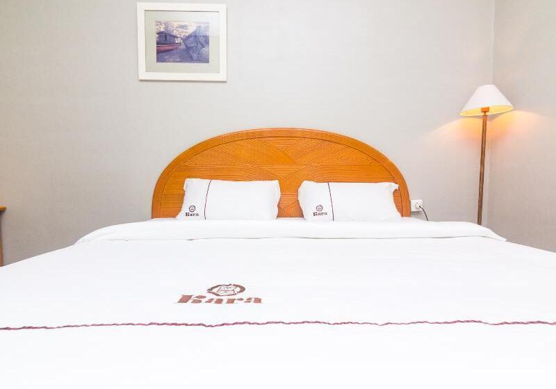 デラックスルーム, Capital O 1867 Kara Guest House