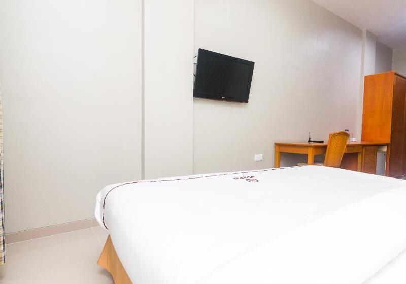 デラックスルーム, Capital O 1867 Kara Guest House