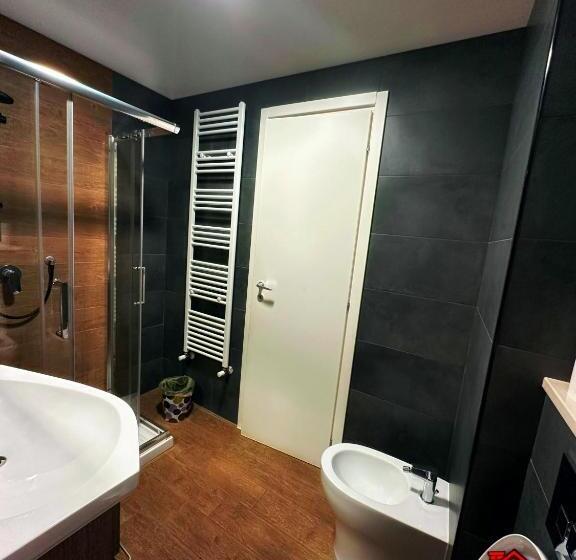 سوییت خانوادگی, Guest House La Maddalena