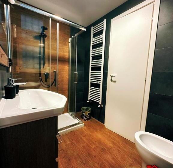 سوییت خانوادگی, Guest House La Maddalena