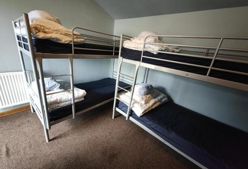 חדר משפחתי חדר אמבטיה משותף, Private Room At Torrent Walk Bunkhouse In Snowdonia