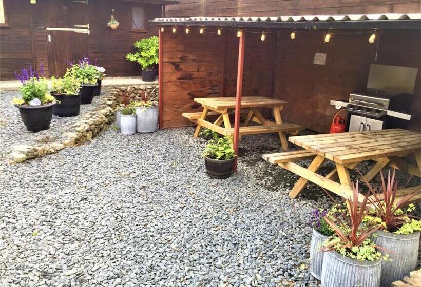 חדר משפחתי חדר אמבטיה משותף, Private Room At Torrent Walk Bunkhouse In Snowdonia