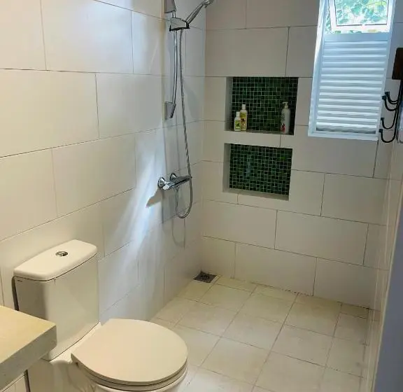 Standard Neljän Hengen Huone, Villa Fauna