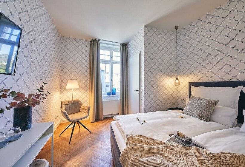 컴포트 룸, Buiterling