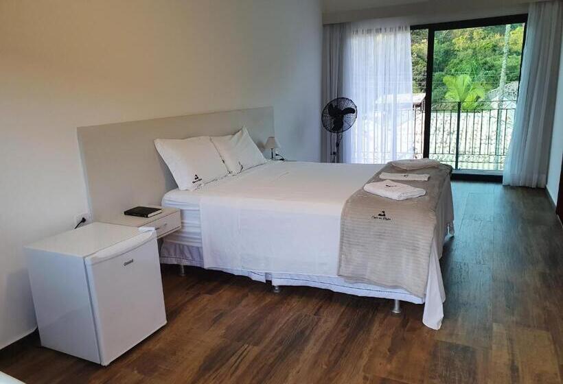 Люкс с Балконом, Espaço Casa Na Rocha