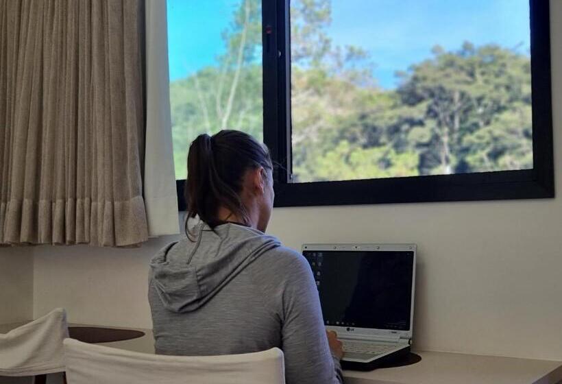 Президентский Люкс, Espaço Casa Na Rocha