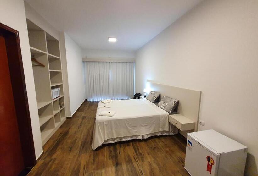 Люкс с Балконом, Espaço Casa Na Rocha