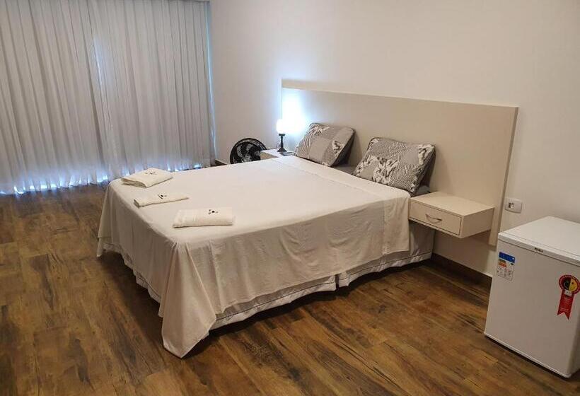 Люкс с Балконом, Espaço Casa Na Rocha