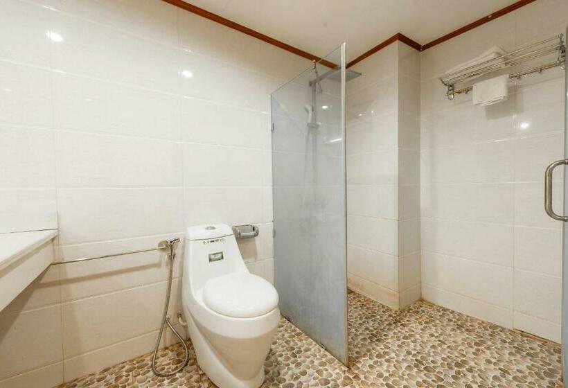 اتاق استاندارد, Oyo 472 Lenka