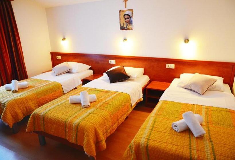 اتاق استاندارد سه نفره, Quattro Medjugorje