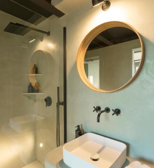 复式套房, Dai Gresy - In Langa