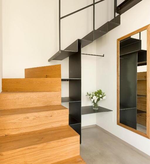 复式套房, Dai Gresy - In Langa