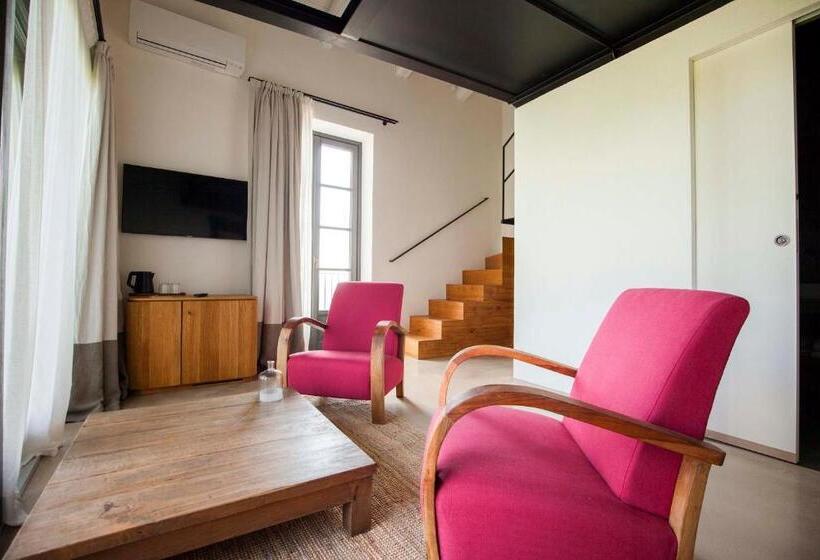 复式套房, Dai Gresy - In Langa