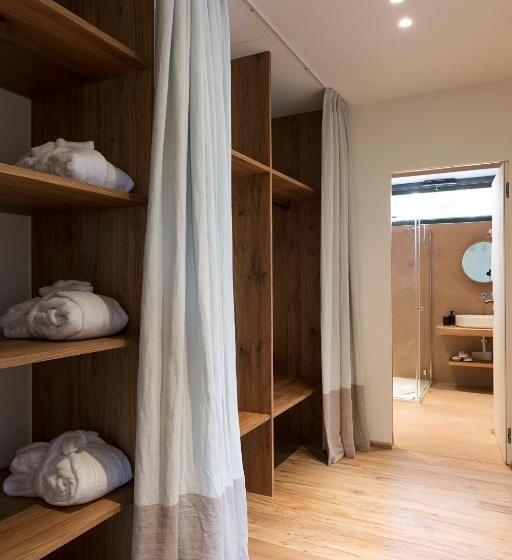 家庭套房, Dai Gresy - In Langa