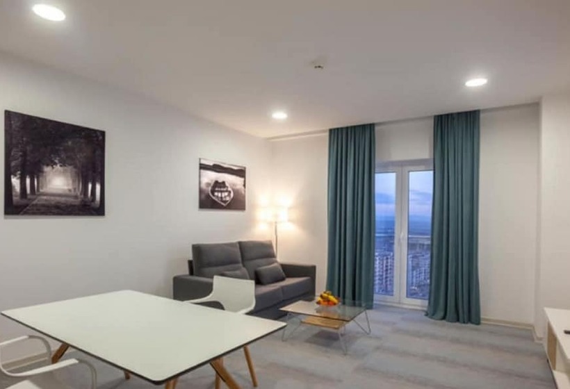 سوییت جونیور, Vent Dome Khaled