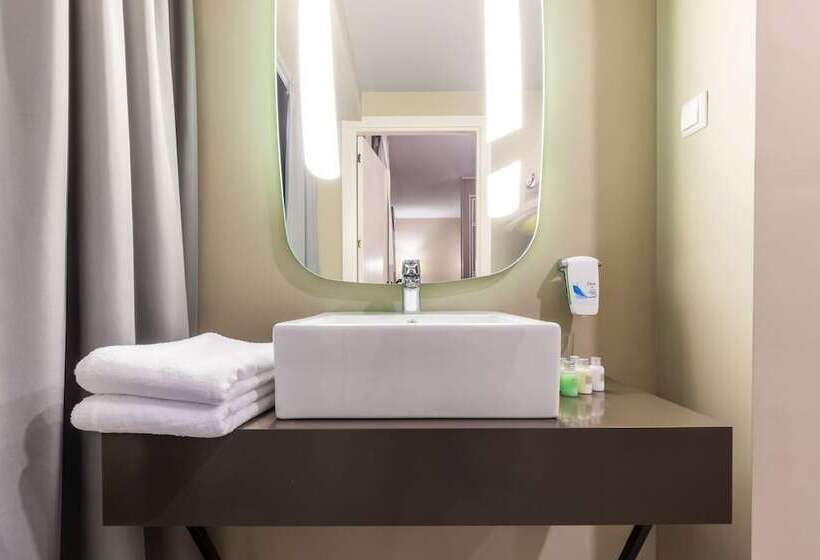 سوییت جونیور, Ibis Tbilisi Stadium