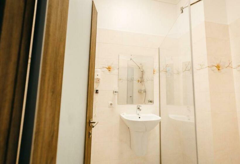 חדר סטנדרט עם מיטת קינג, Nicole