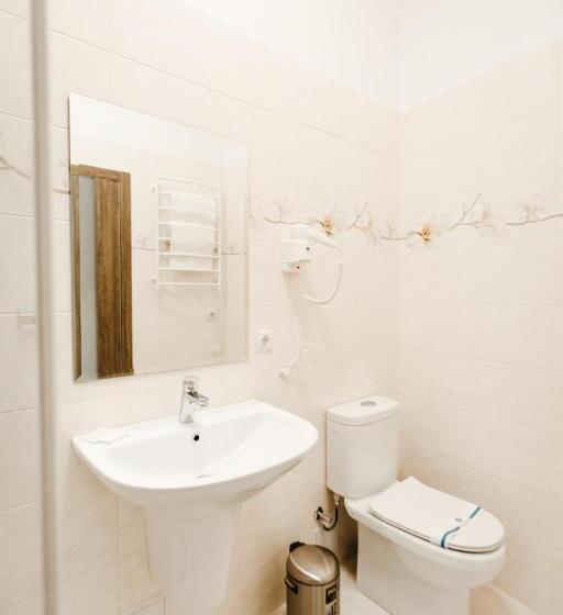 חדר סטנדרט לשלושה עם מרפסת, Nicole