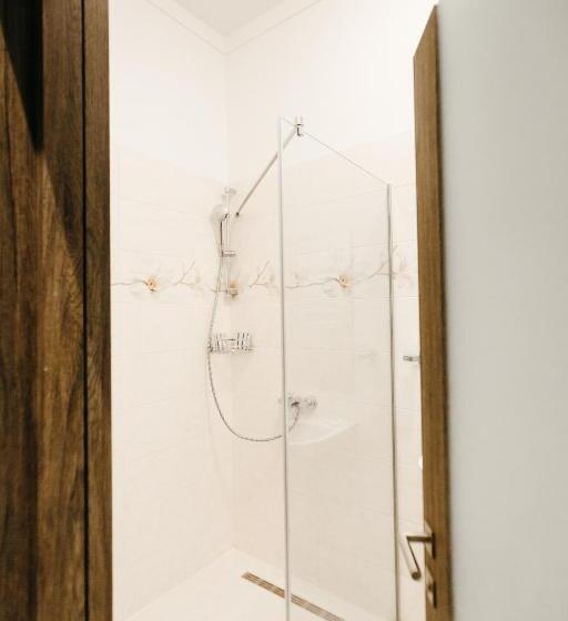 חדר סטנדרט לשלושה עם מרפסת, Nicole