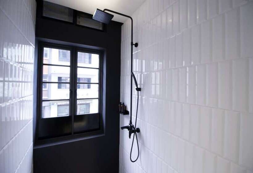 اتاق لوکس با تخت بزرگ, Nuve Elements