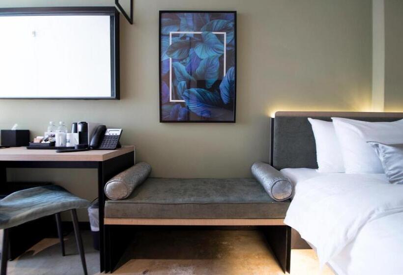 اتاق لوکس با تخت بزرگ, Nuve Elements