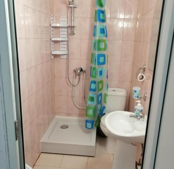 غرفة أساسية, Vila Elly