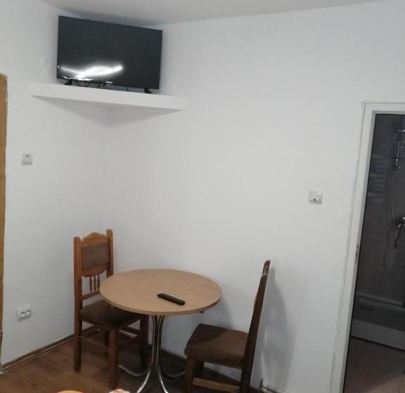 غرفة كومفورت ثلاثية, Vila Elly