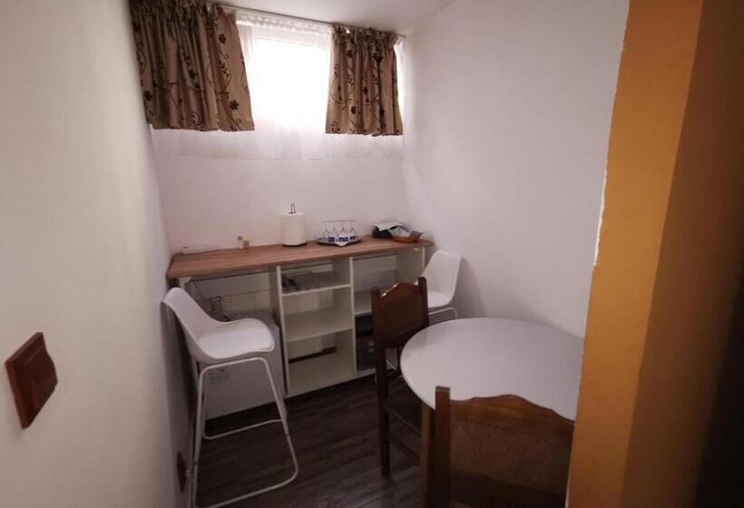 غرفة كومفورت ثلاثية, Vila Elly