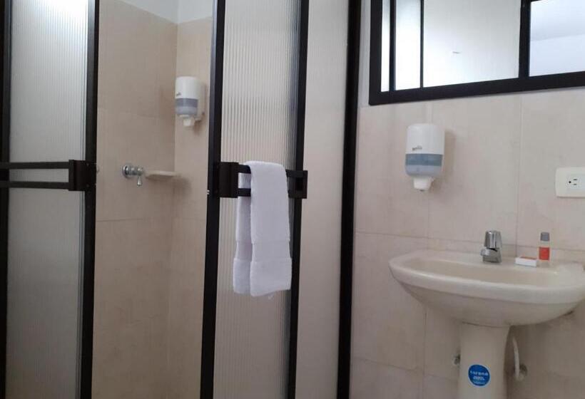 اتاق استاندارد چهار تخته, Gran Hotel Coral