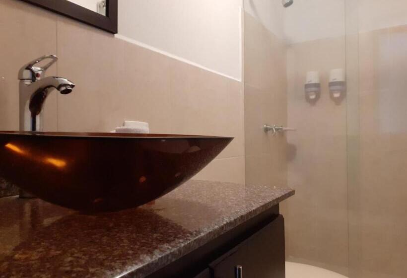 استودیوی لوکس, Gran Hotel Coral