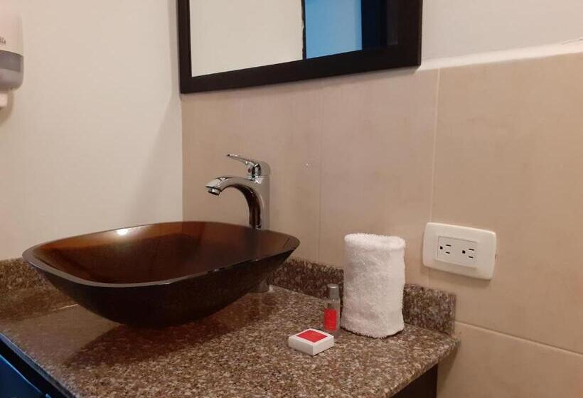 استودیوی لوکس, Gran Hotel Coral