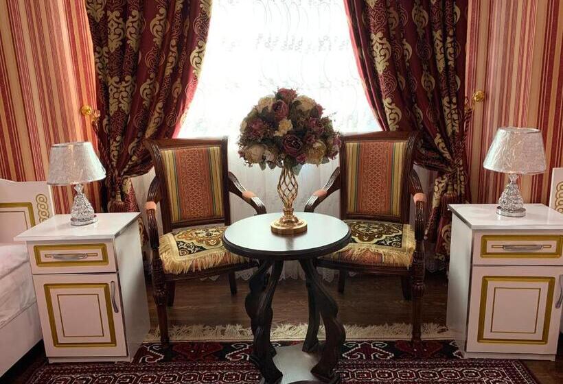 اتاق راحتی سه تخته, Sitorabonu Guest House