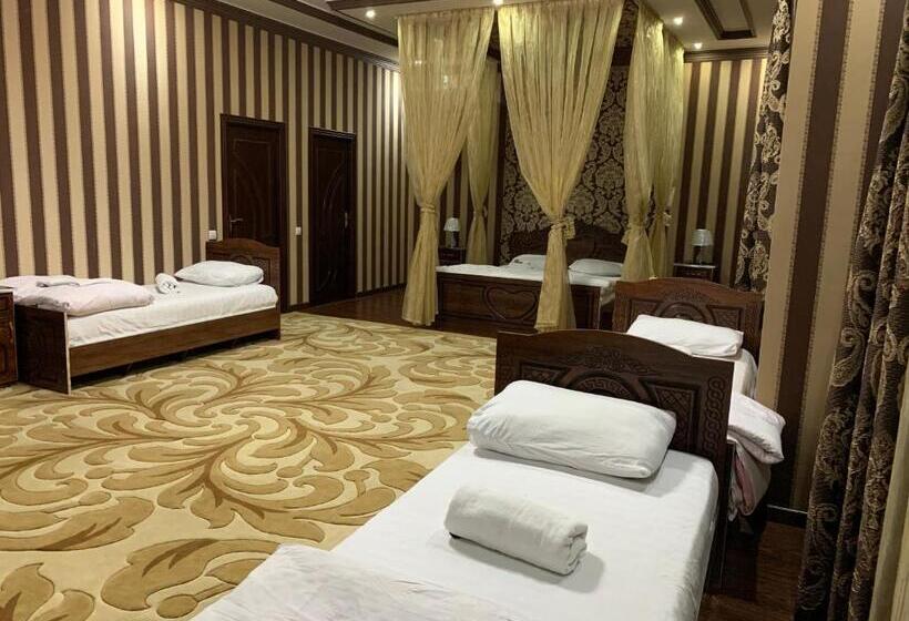 اتاق خانوادگی, Sitorabonu Guest House