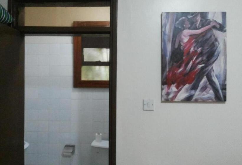 اتاق استاندارد, White Castle Hotel Arua
