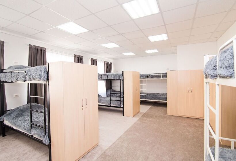 تختخواب در اتاق مشترک, Hostel U Fominyh