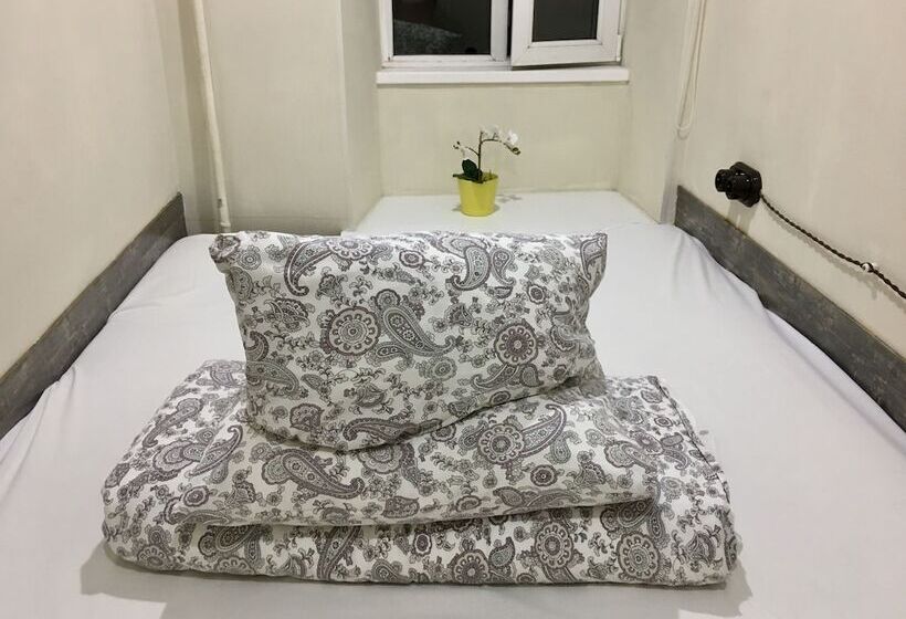 エコノミールーム, Pasternak Hostel