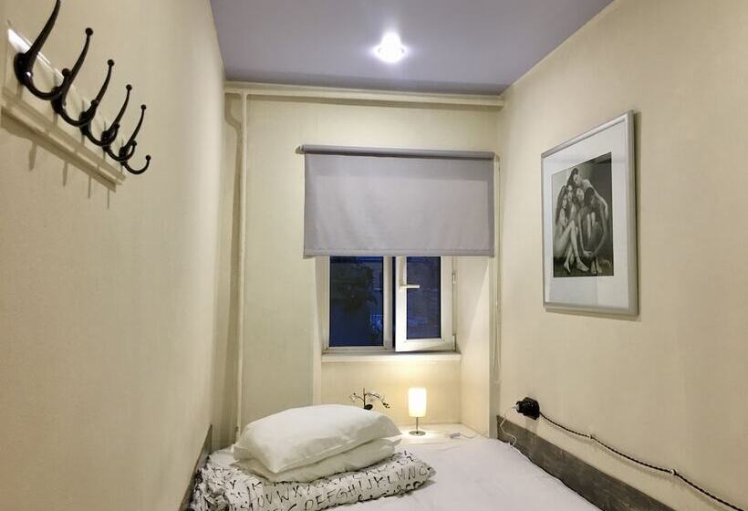 エコノミールーム, Pasternak Hostel