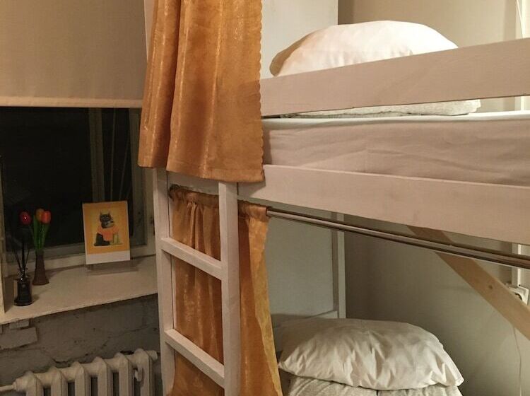 מיטה בחדר משותף, Pasternak Hostel