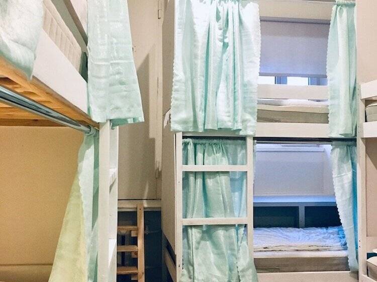 מיטה בחדר משותף, Pasternak Hostel