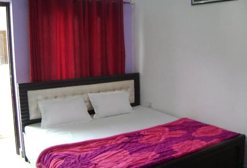 Cameră Superior cu Priveliște către Munte, Bluestays Hostel