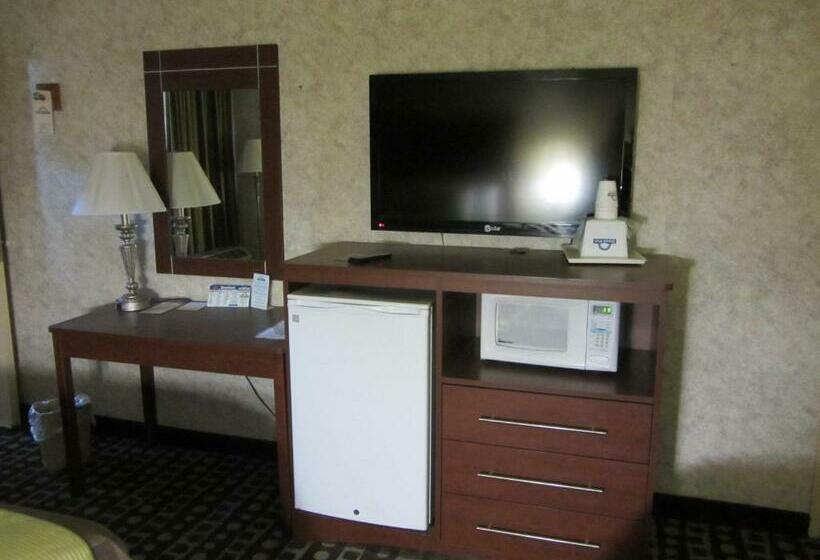 带大床的标准间, Days Inn By Wyndham Midland