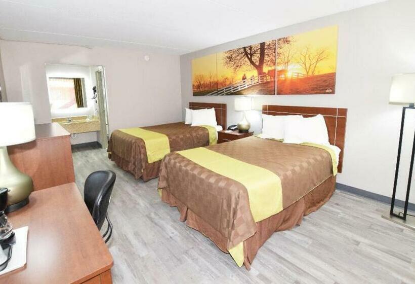 带2个双人床的标准工作室, Days Inn By Wyndham Midland