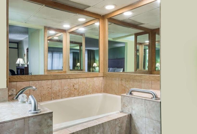 高级大房间, Days Inn By Wyndham Midland