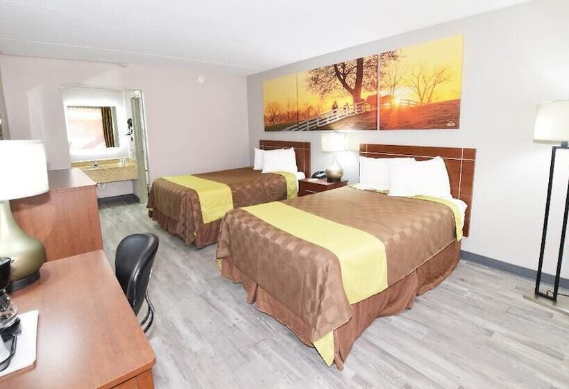 带2个双人床的标准工作室, Days Inn By Wyndham Midland