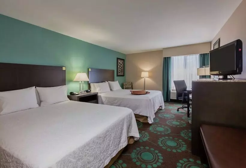 اتاق استاندارد, Spark By Hilton Bakersfield Central