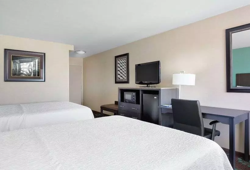 اتاق استاندارد, Spark By Hilton Bakersfield Central