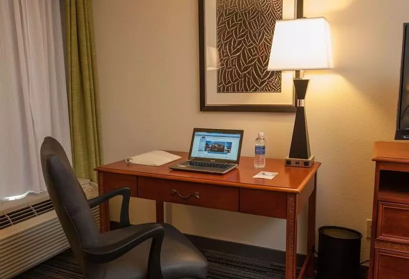 ２ダブルベッドのスタンダードルーム, Hampton Inn By Hilton Bowling Green