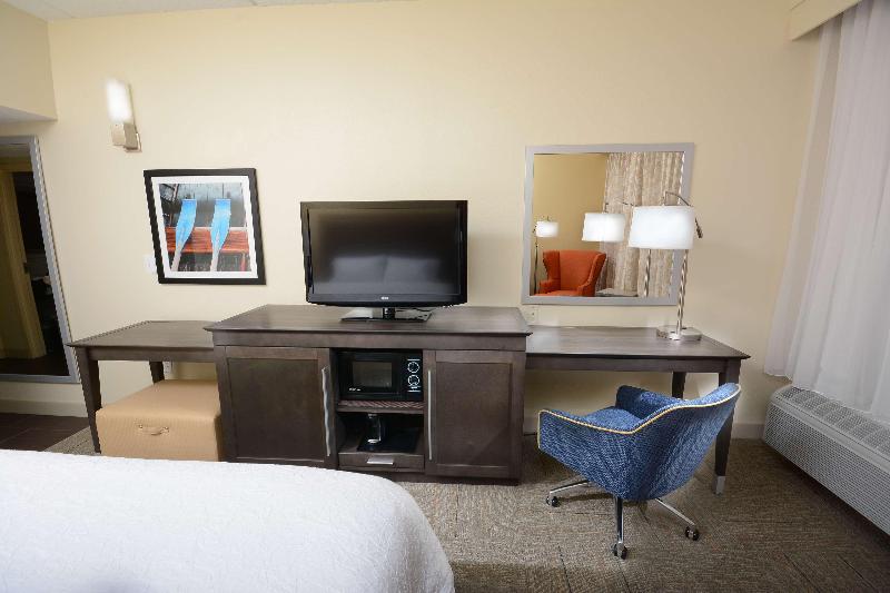 스탠다드 룸 킹사이즈 침대, Hampton Inn High Point