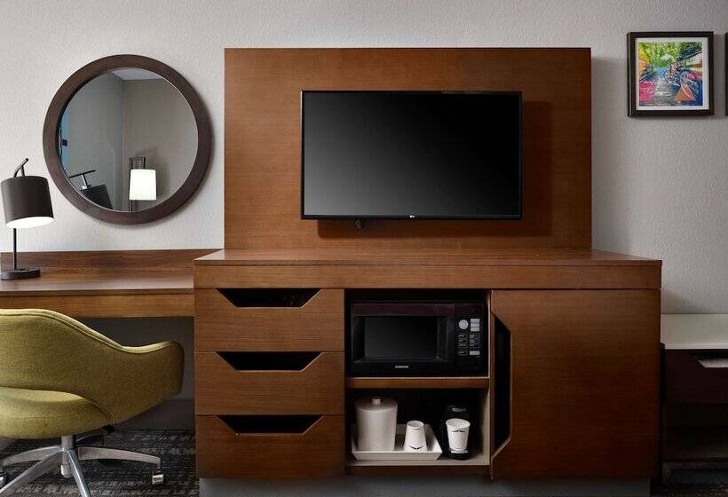 غرفه قياسيه سريرين مزدوجين, Hampton Inn Jackson/clinton