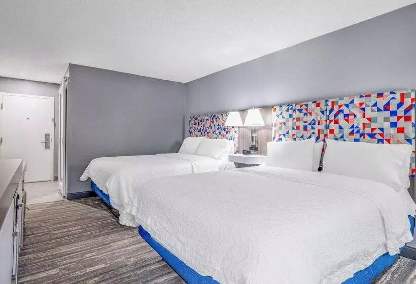 ２ダブルベッドのスタンダードルーム, Hampton Inn Sanford